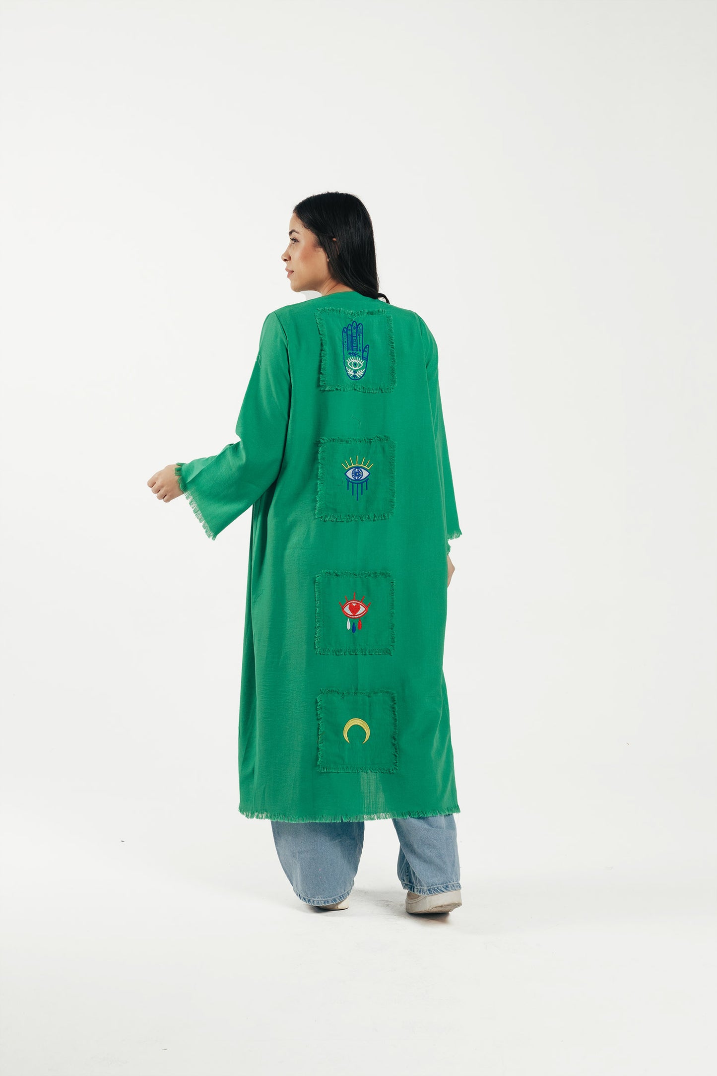 كيمونو مزين برقعات من الظهر