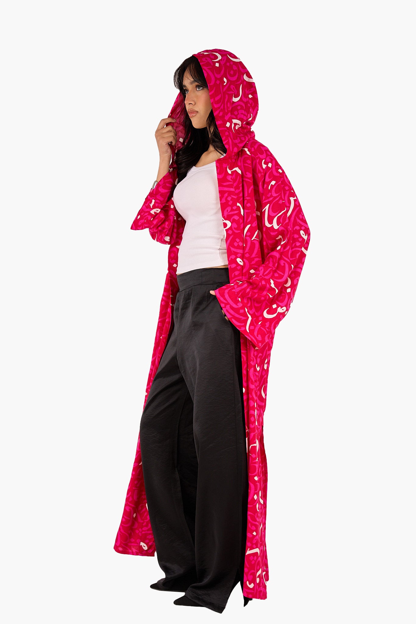 كيمونو بكابيشو بطبعة أحرف عربية