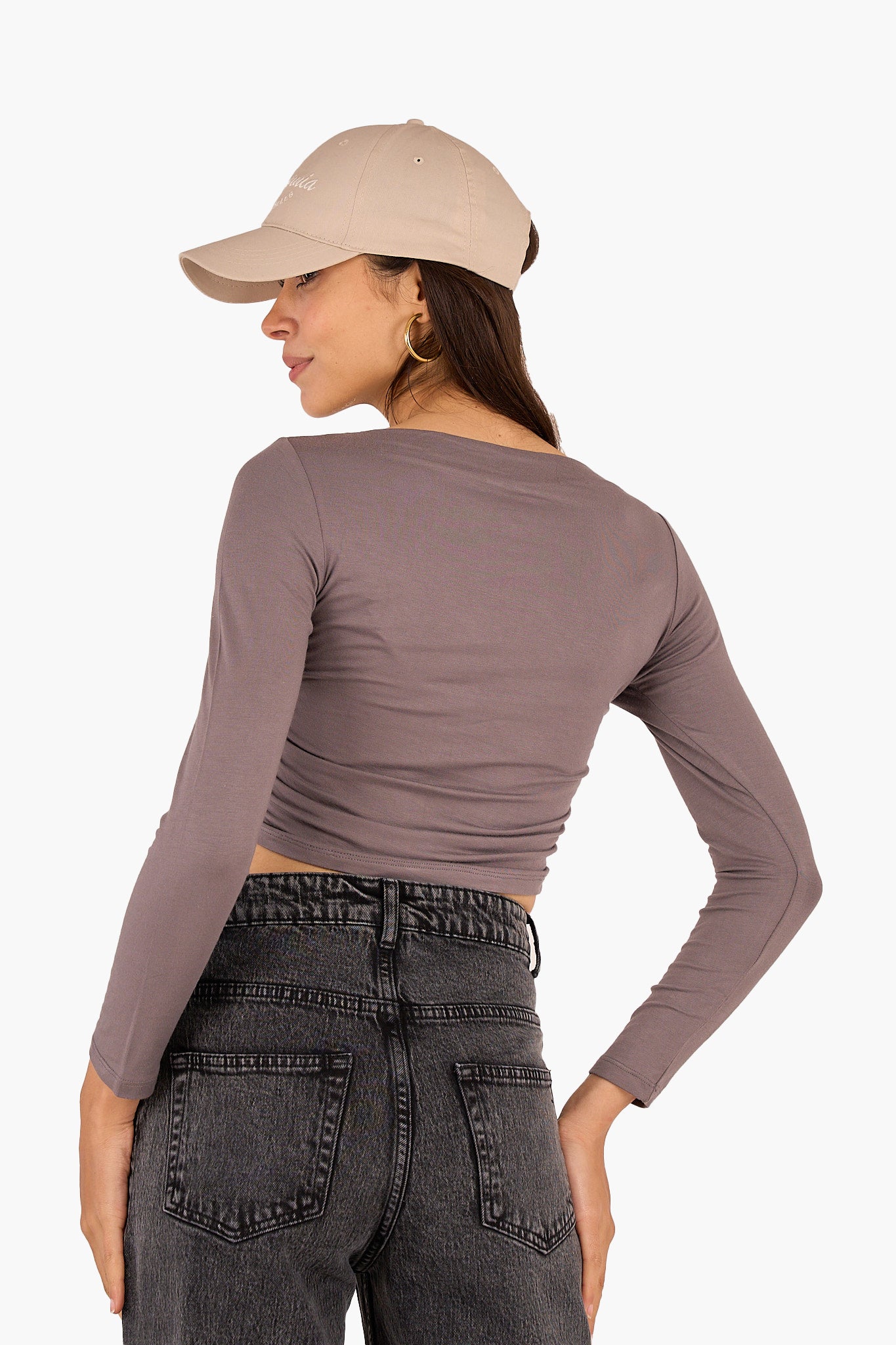 توب قصير بكم برقبة عالية