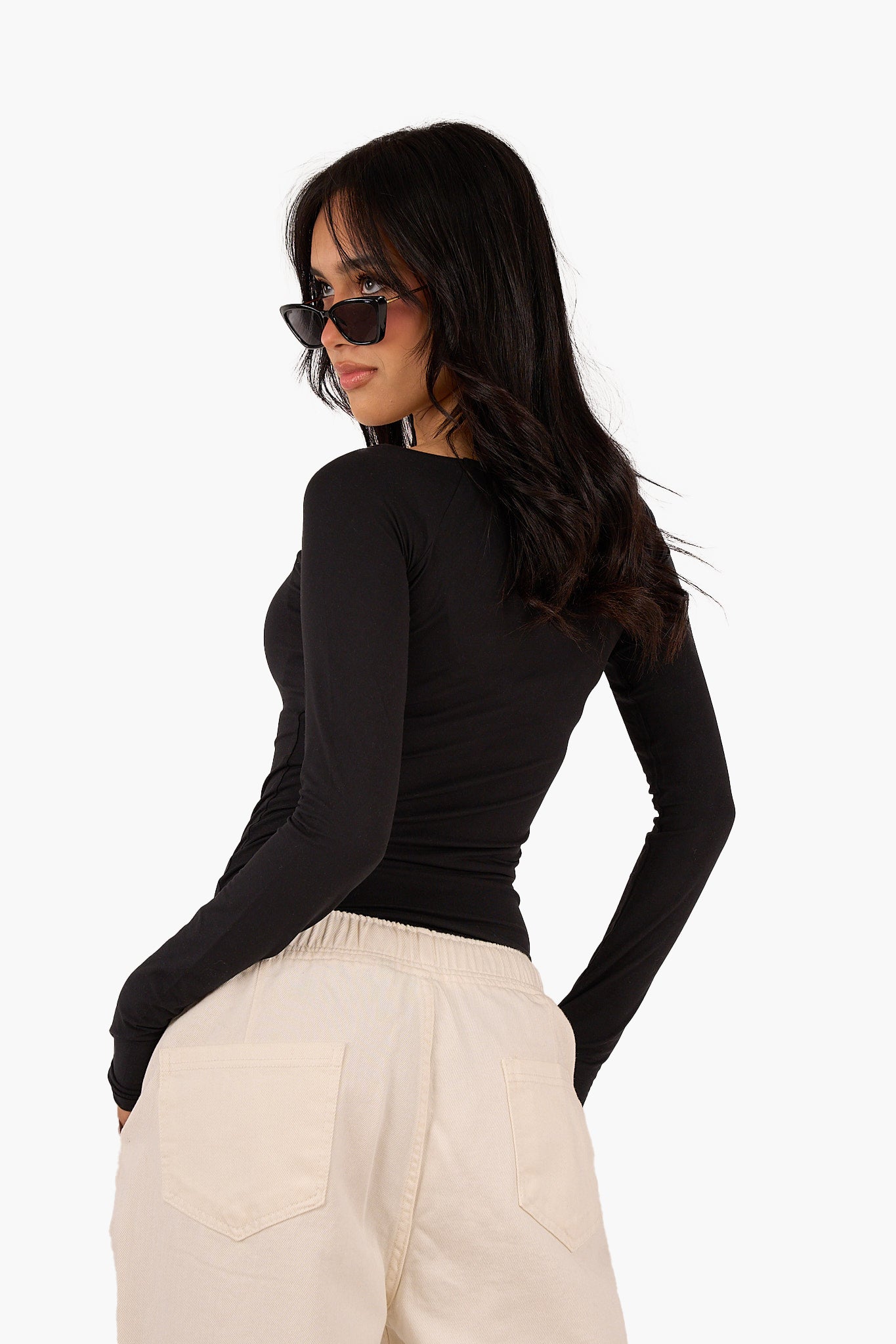 توب بكم وأساور بفتحة للإبهام