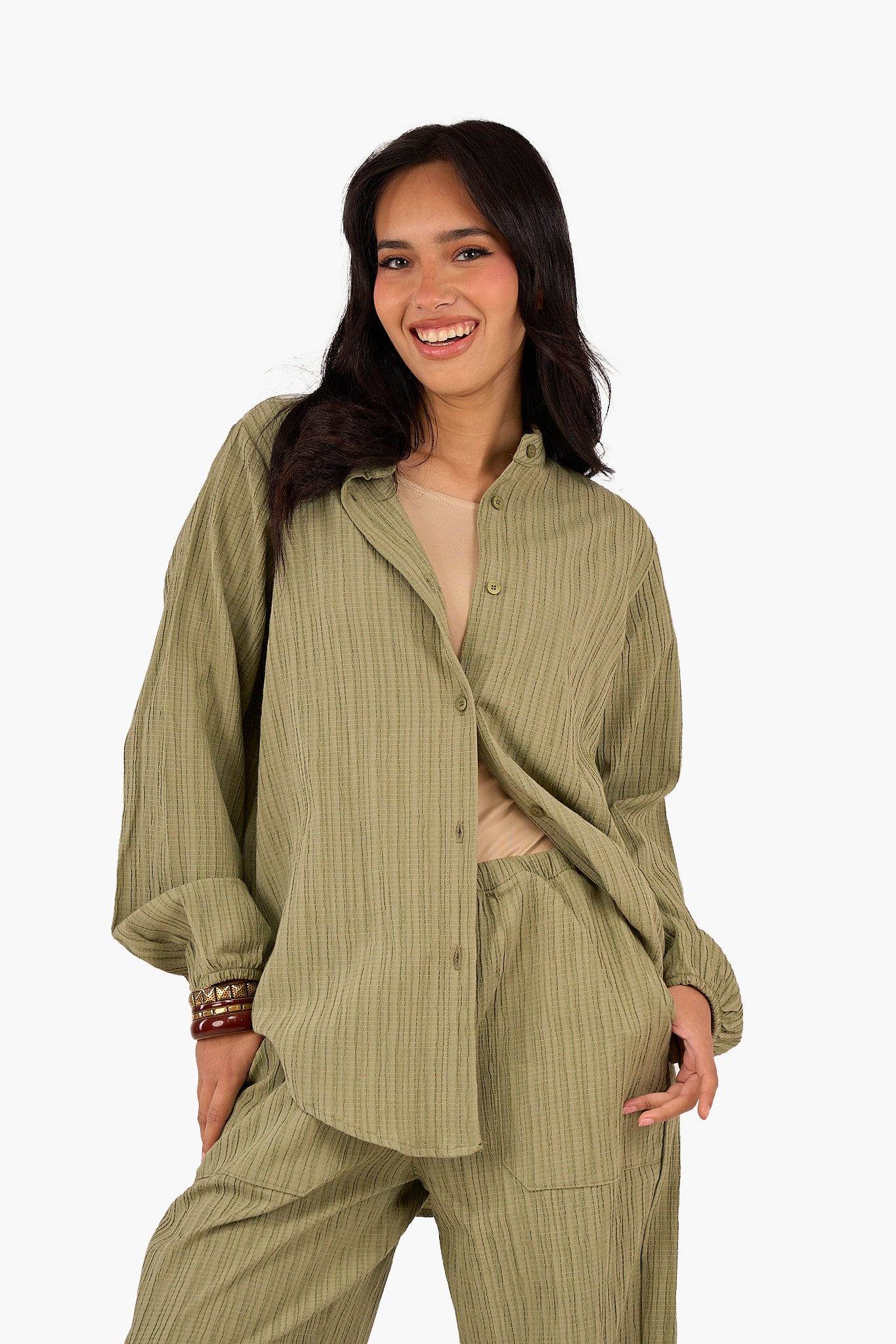 قميص بكم بنقشة من نفس اللون