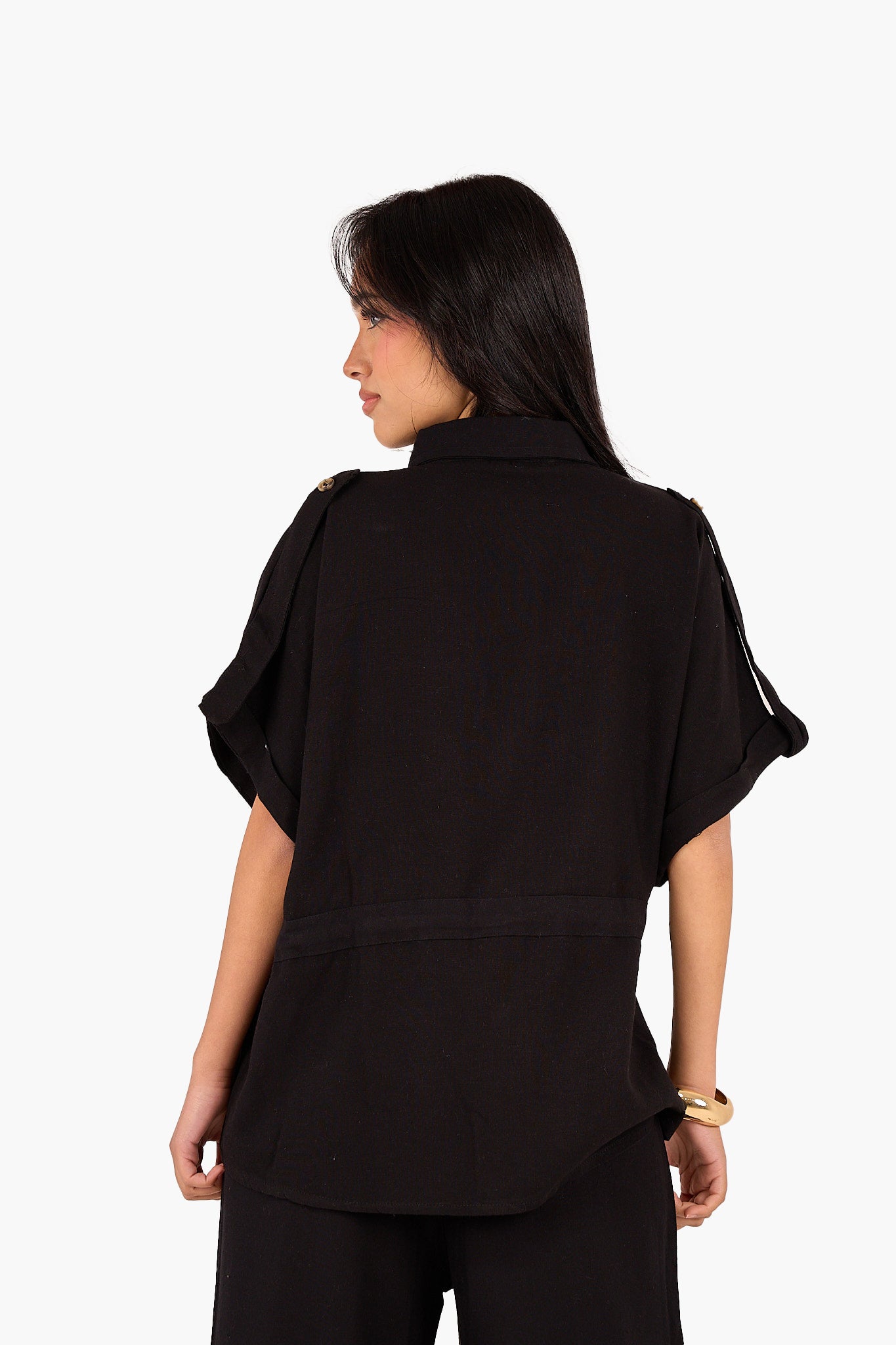 قميص بثلاث رقع