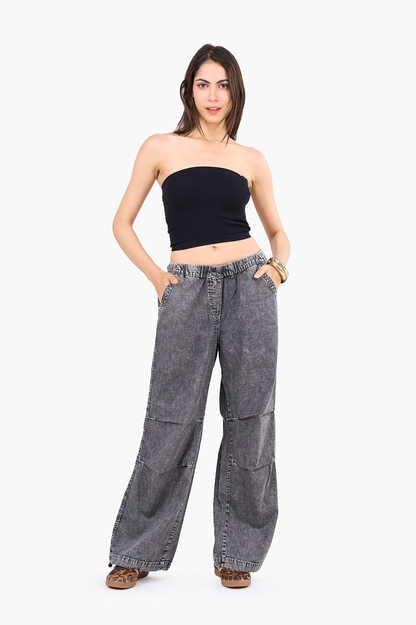 توب قصير بدون حمالات مضلع