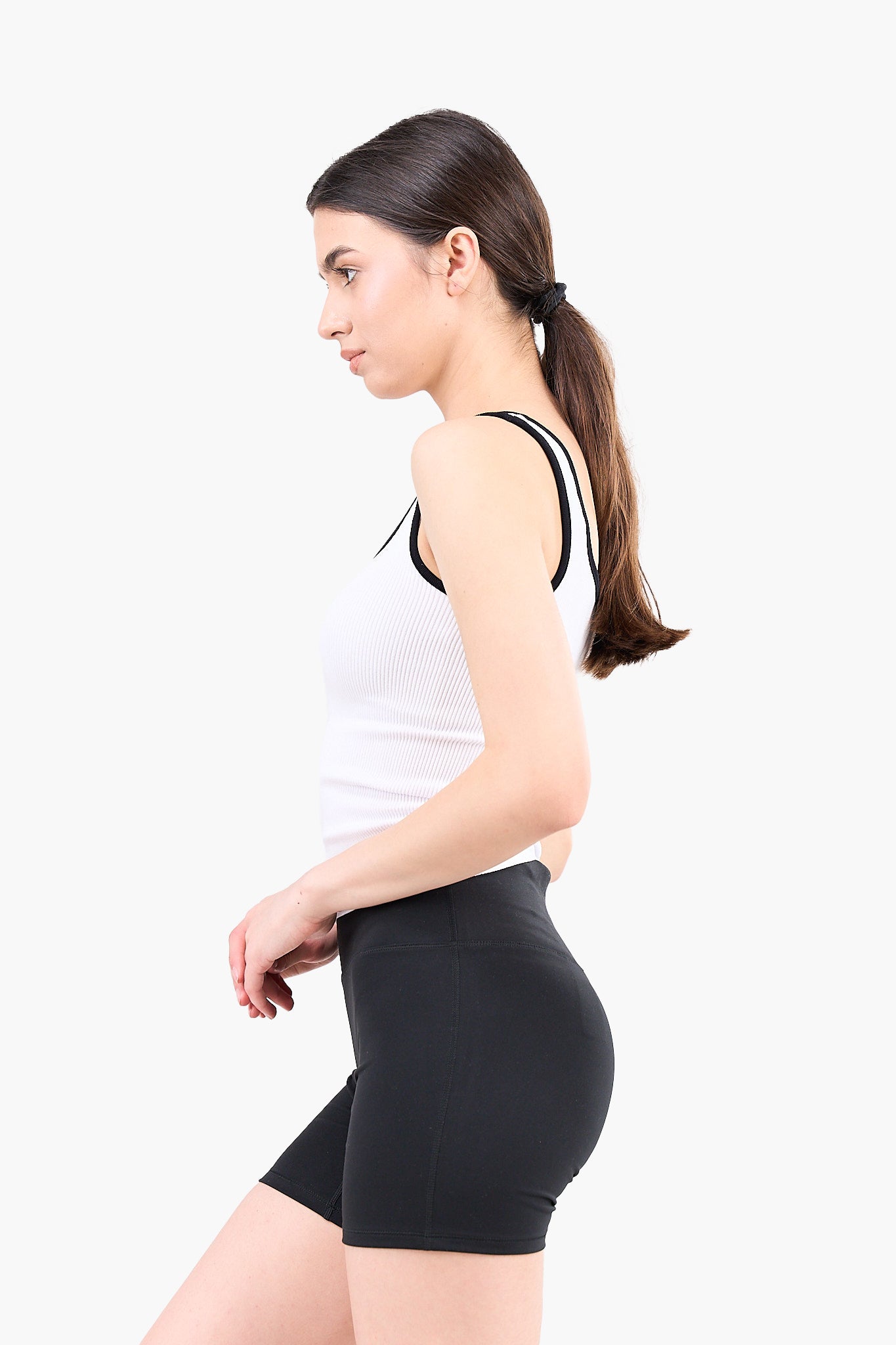 توب حمالات برقبة مربعة