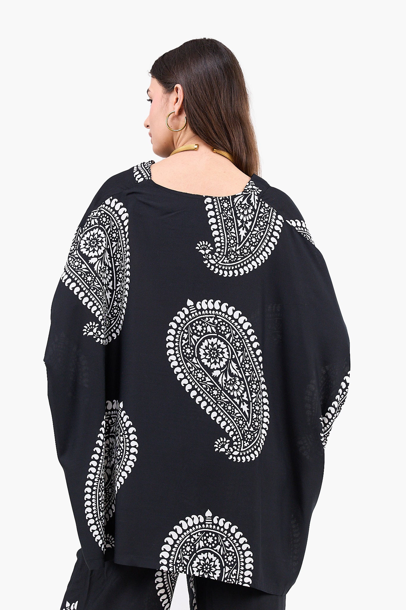 بلوزة مطبوعة أسود وأبيض