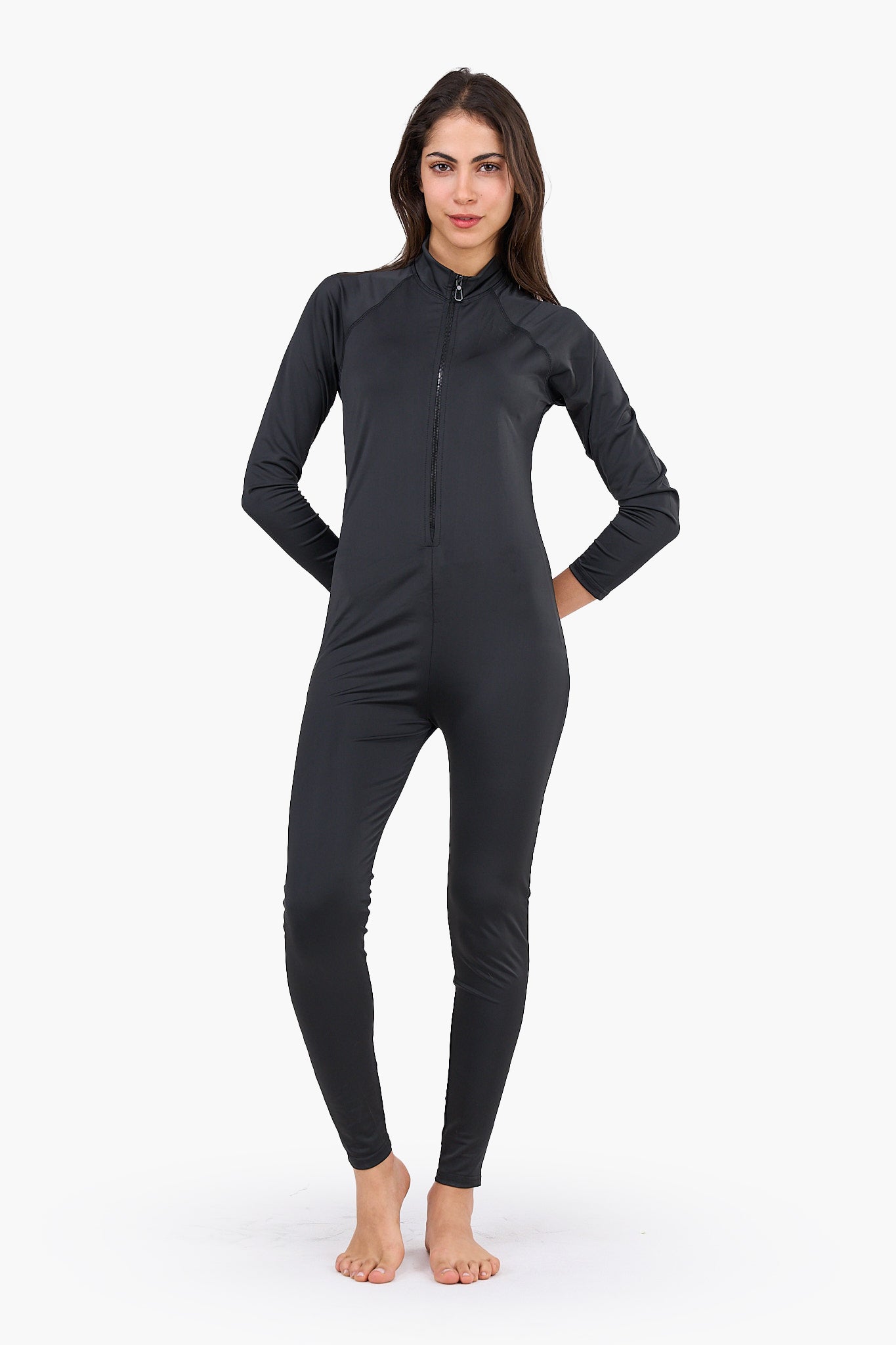 بدلة سباحة وغوص باللون الأسود