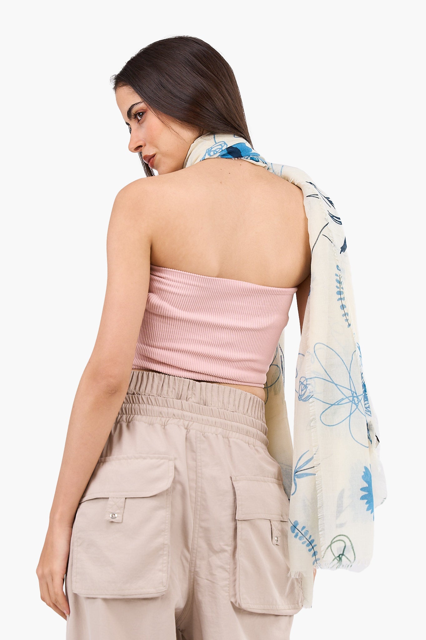 توب قصير بدون حمالات مضلع