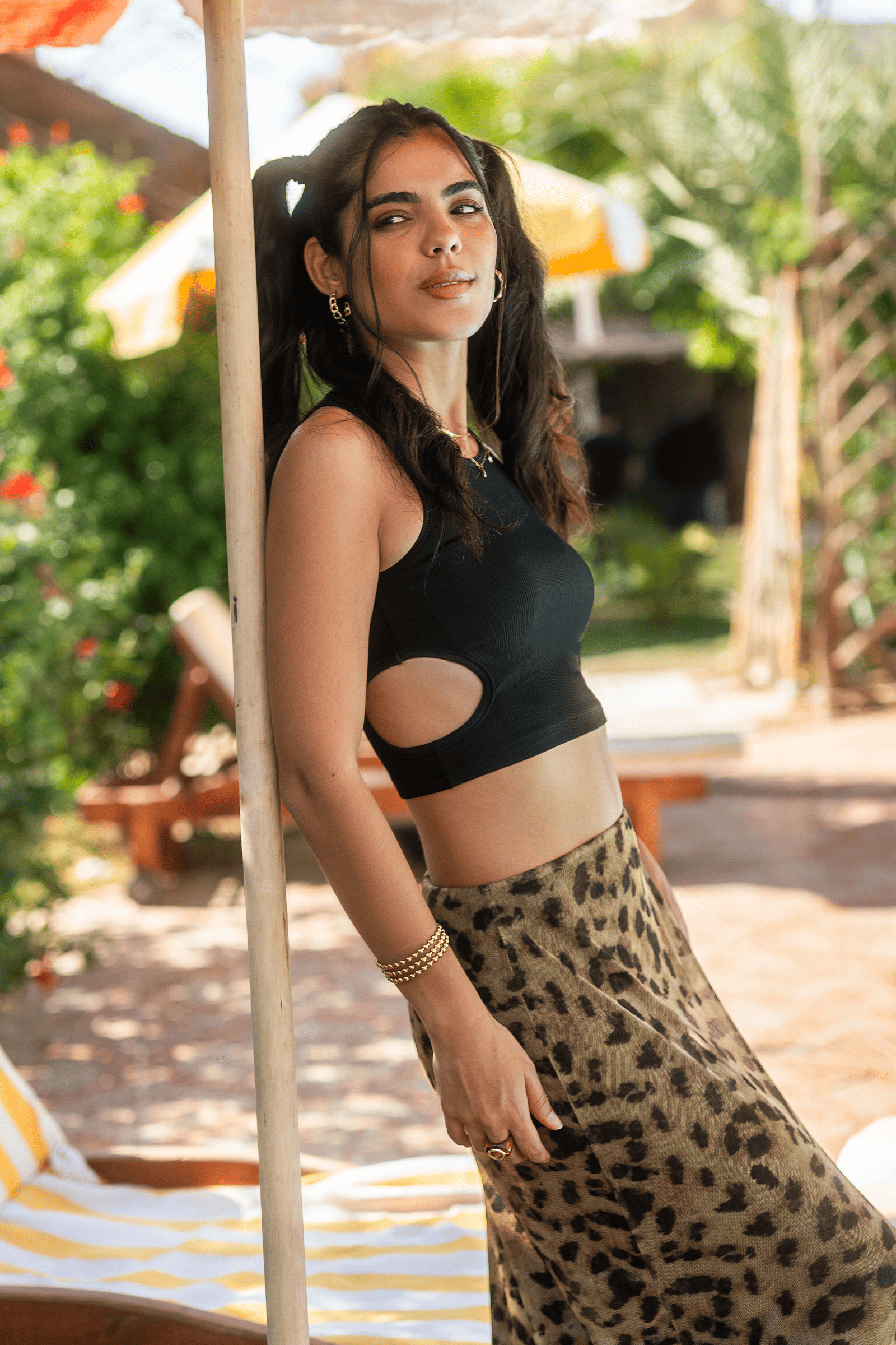 توب قصير مضلع بفتحات