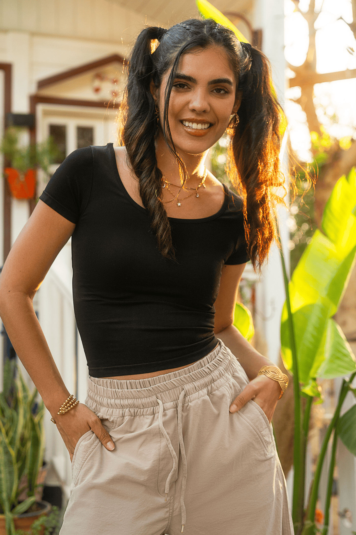 توب قصير برقبة دائرية نص كم