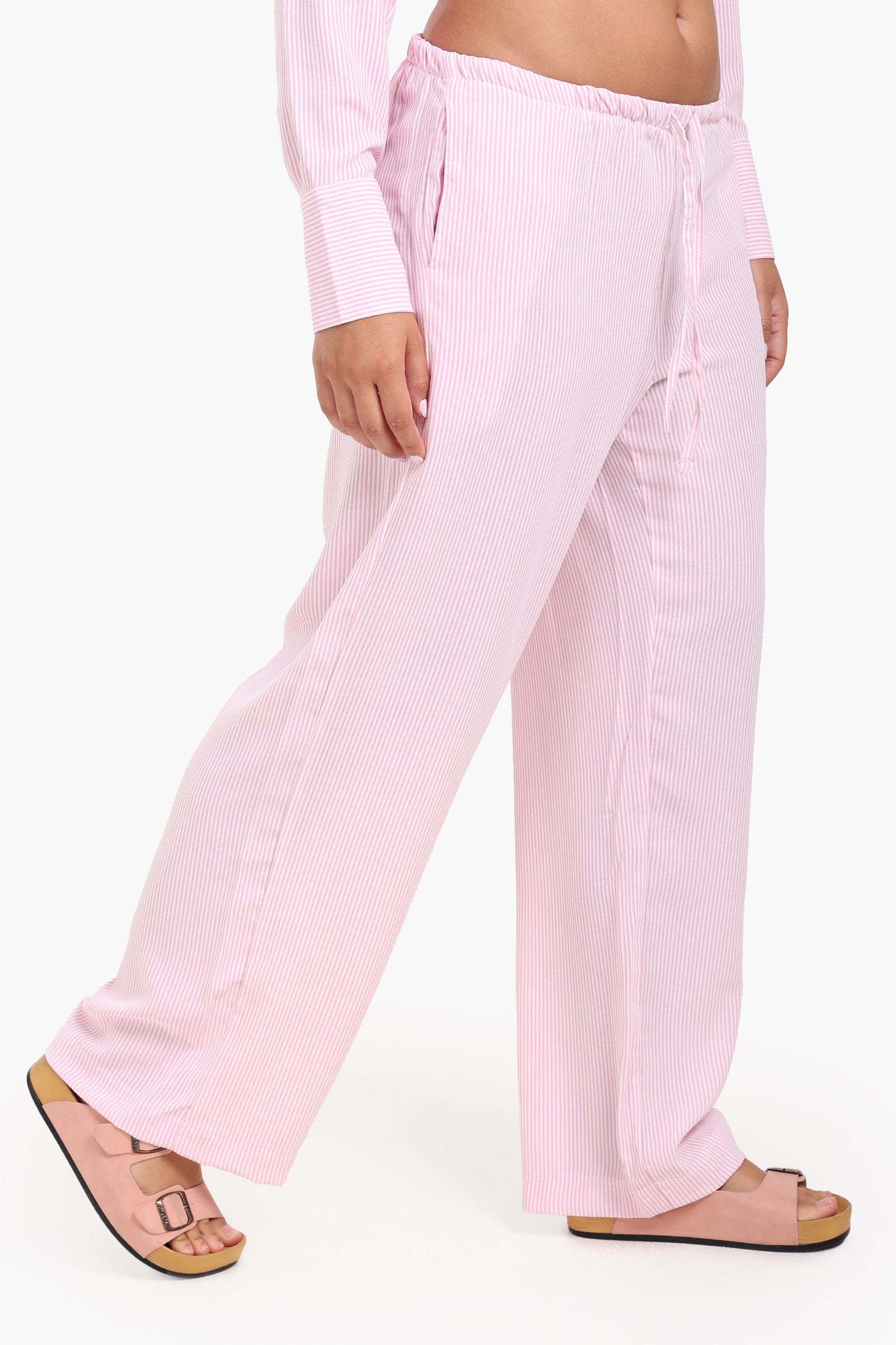 بنطلون مخطط بخصر مطاطي 