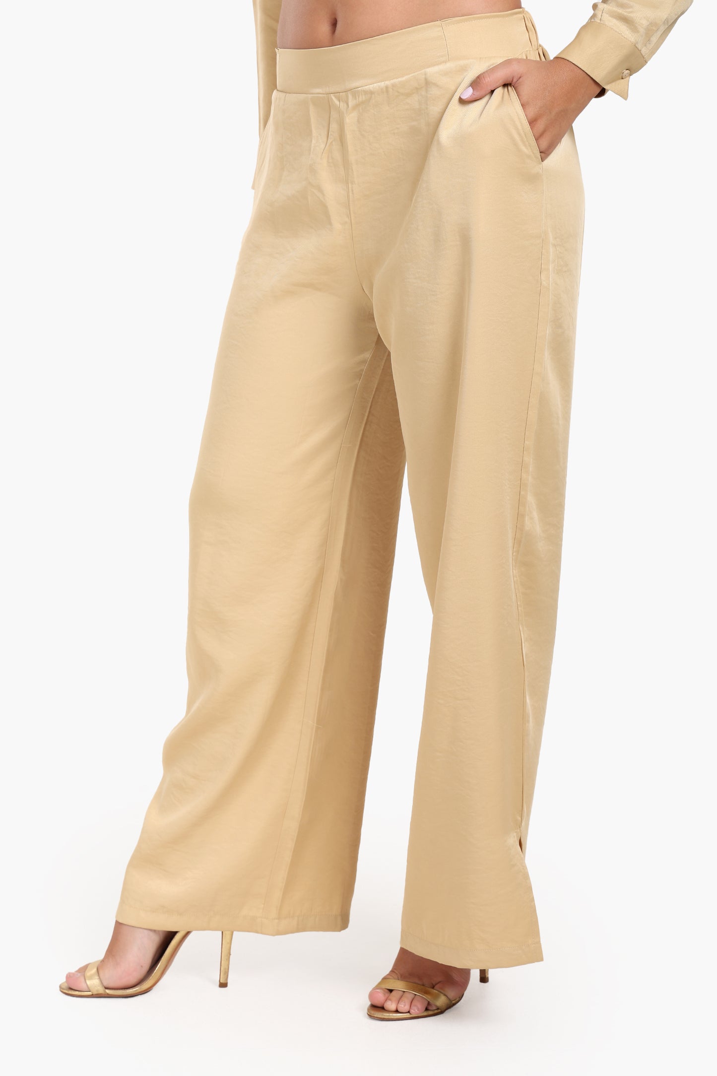 بنطلون وايد ليج بوسط عالي