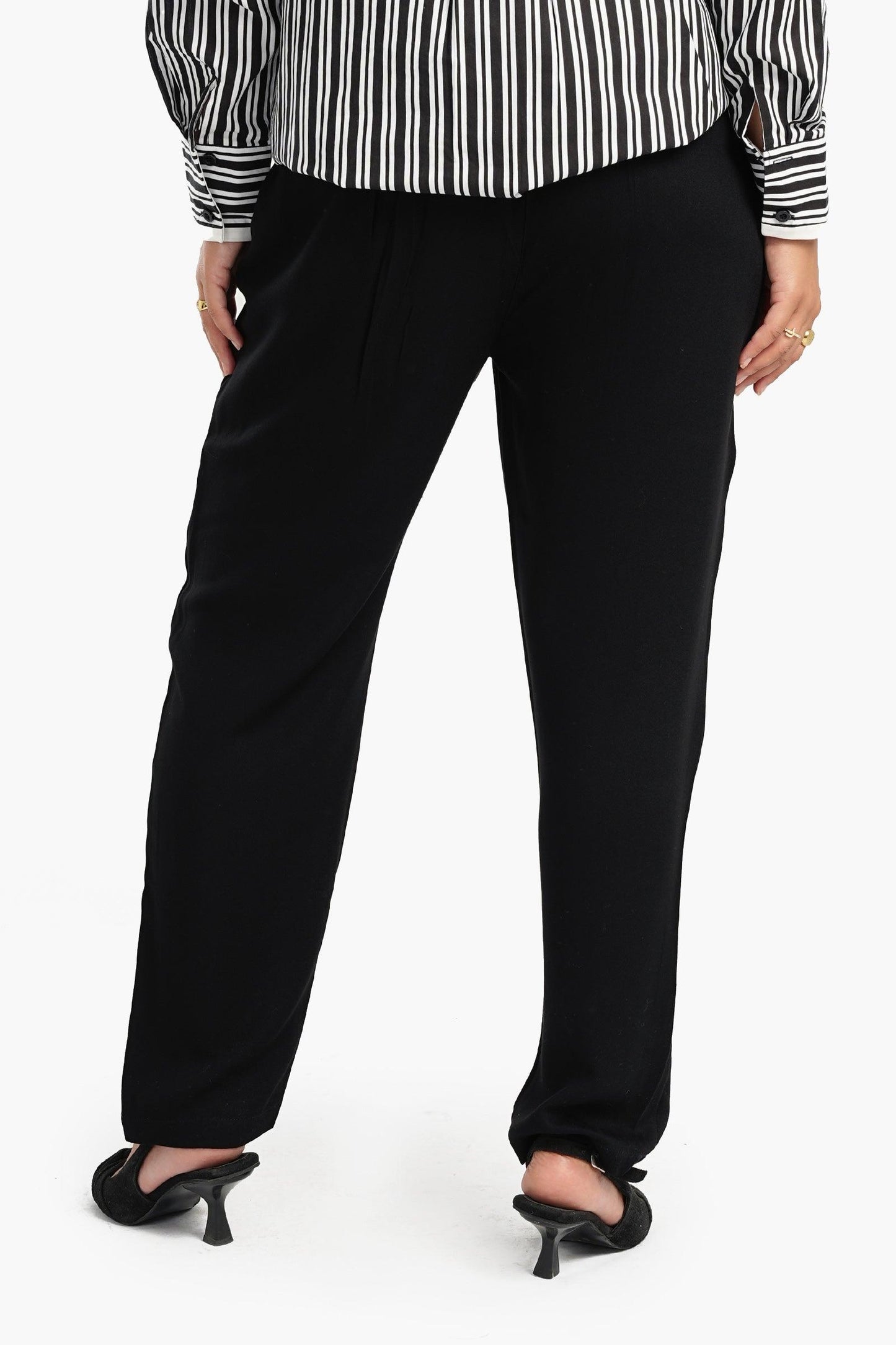 بنطلون بقصة كاروت أنيق