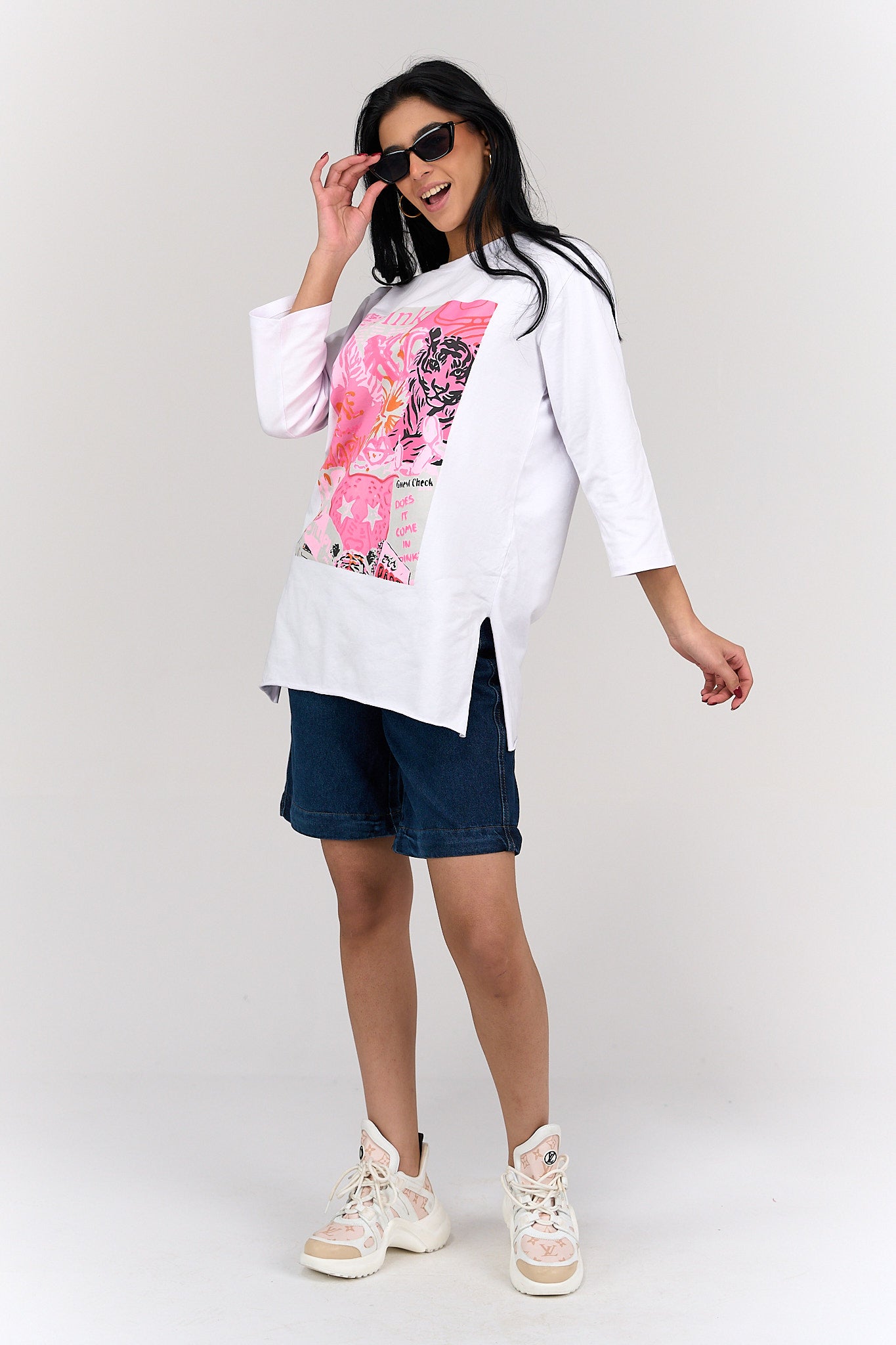 تيشيرت بكم أبيض مطبوع