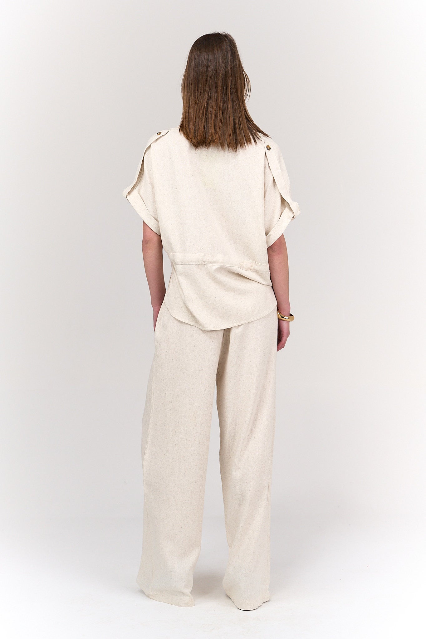 قميص بثلاث رقع