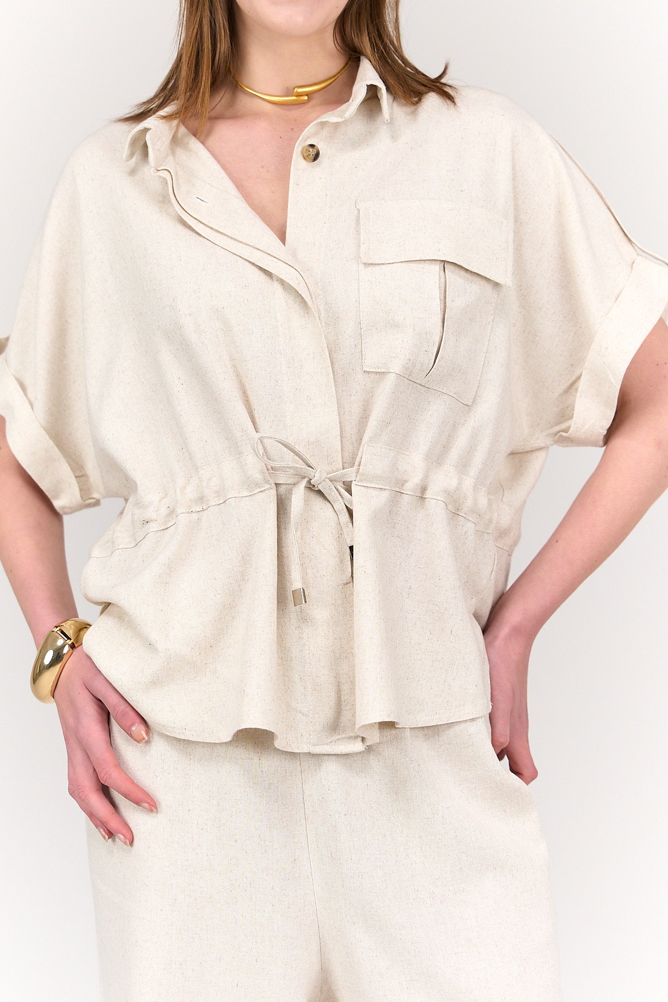 قميص بثلاث رقع