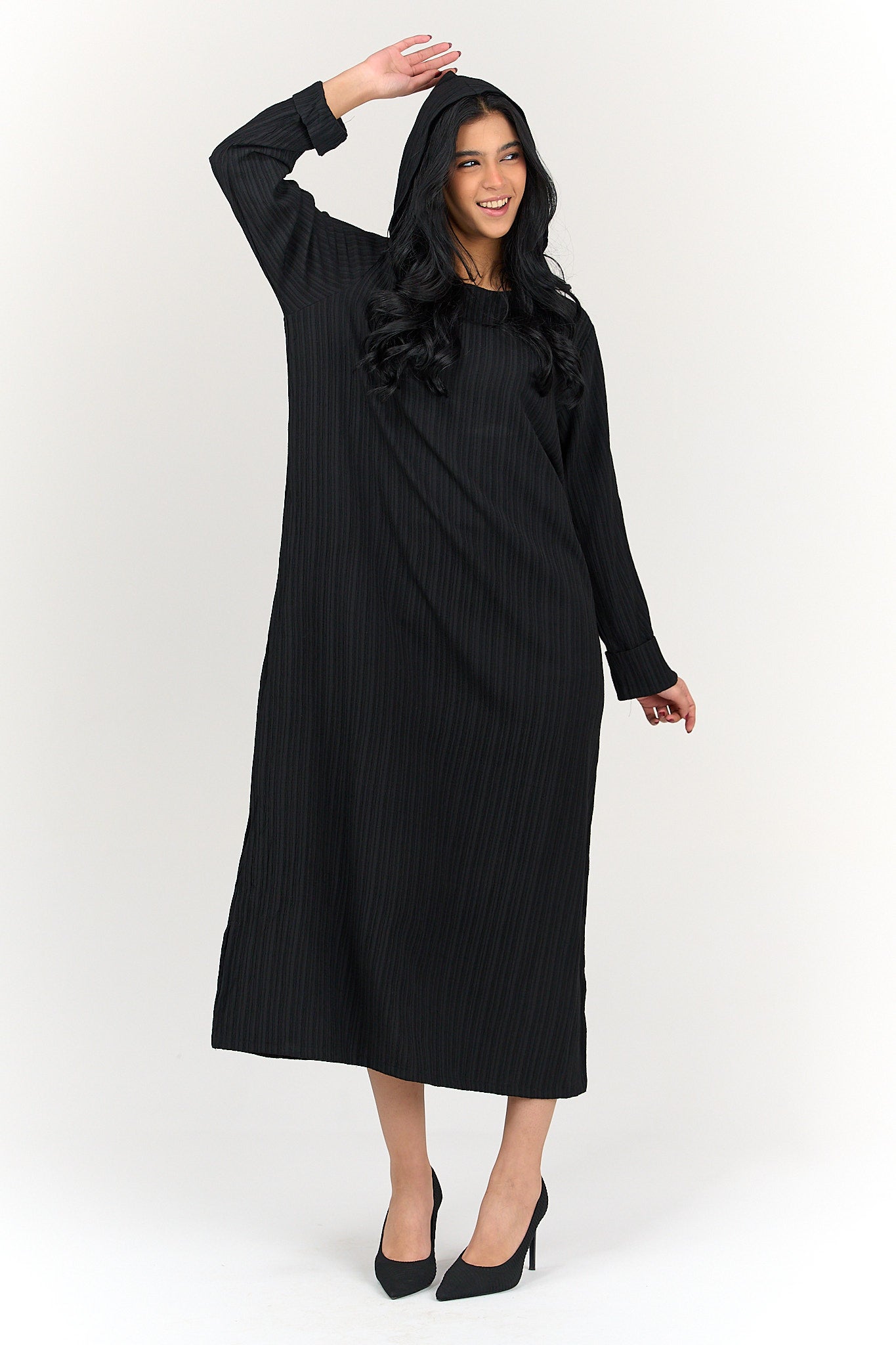 فستان بكابيشو منقوش بنفس اللون