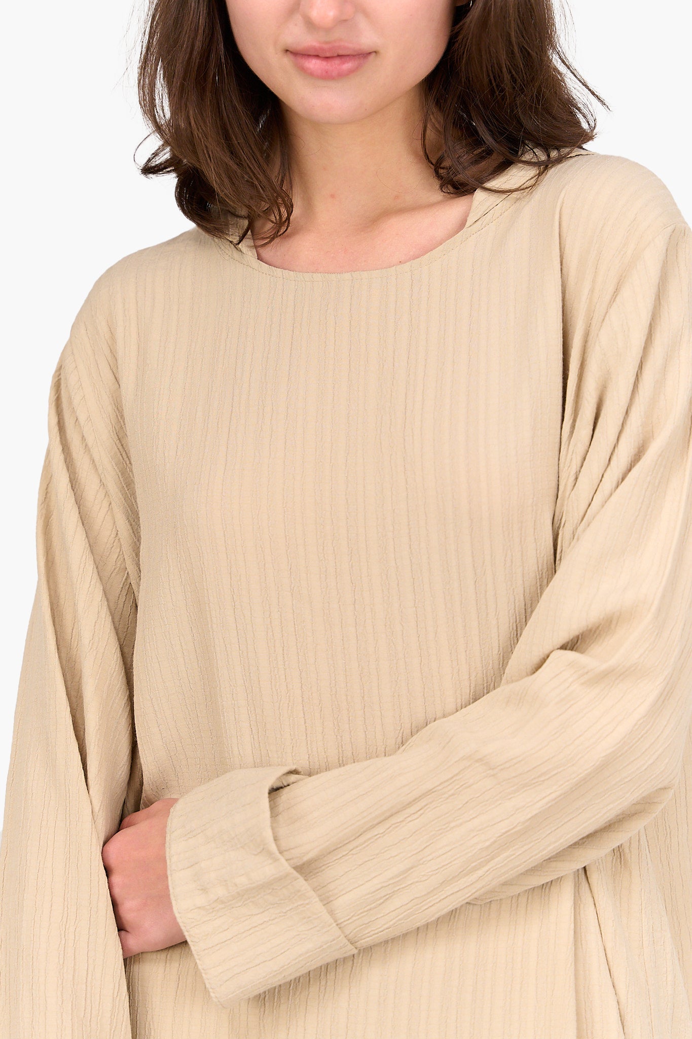 فستان بكابيشو منقوش بنفس اللون