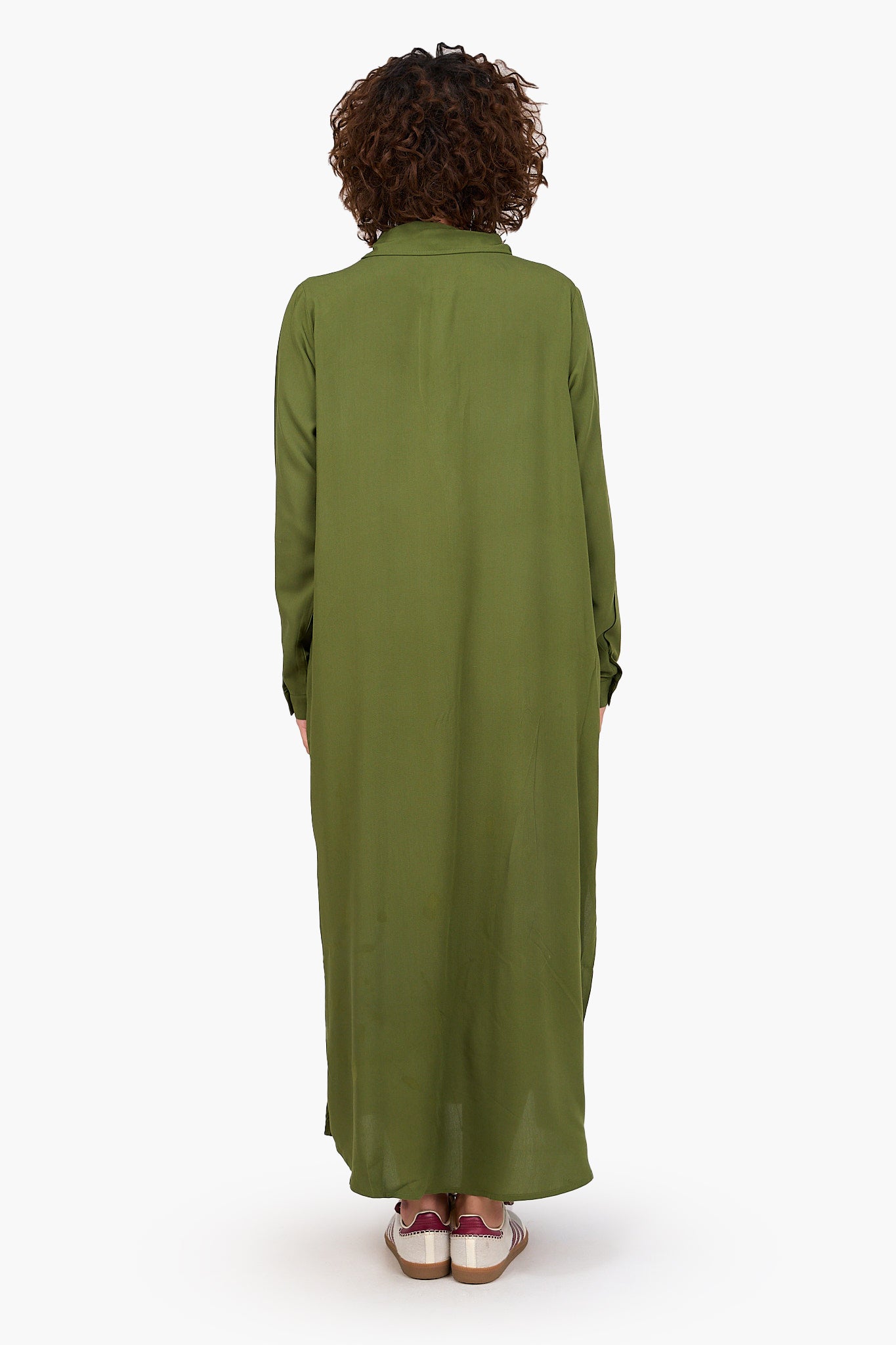 فستان بتصميم قميص بياقة V