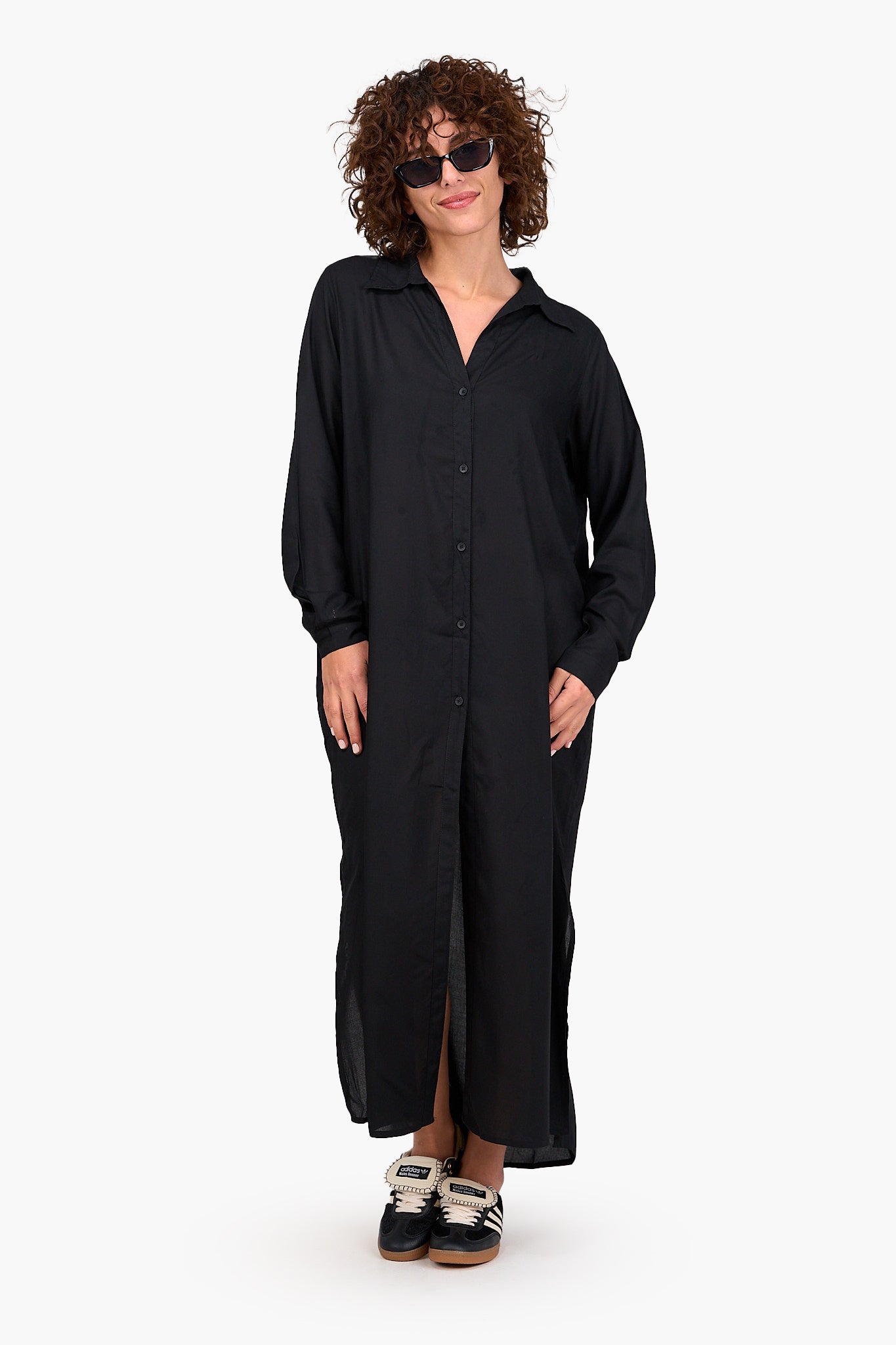 فستان بتصميم قميص بياقة V